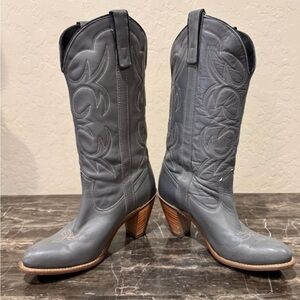 Miss Capezio Gray Heeled Western Boots Vintage size 9